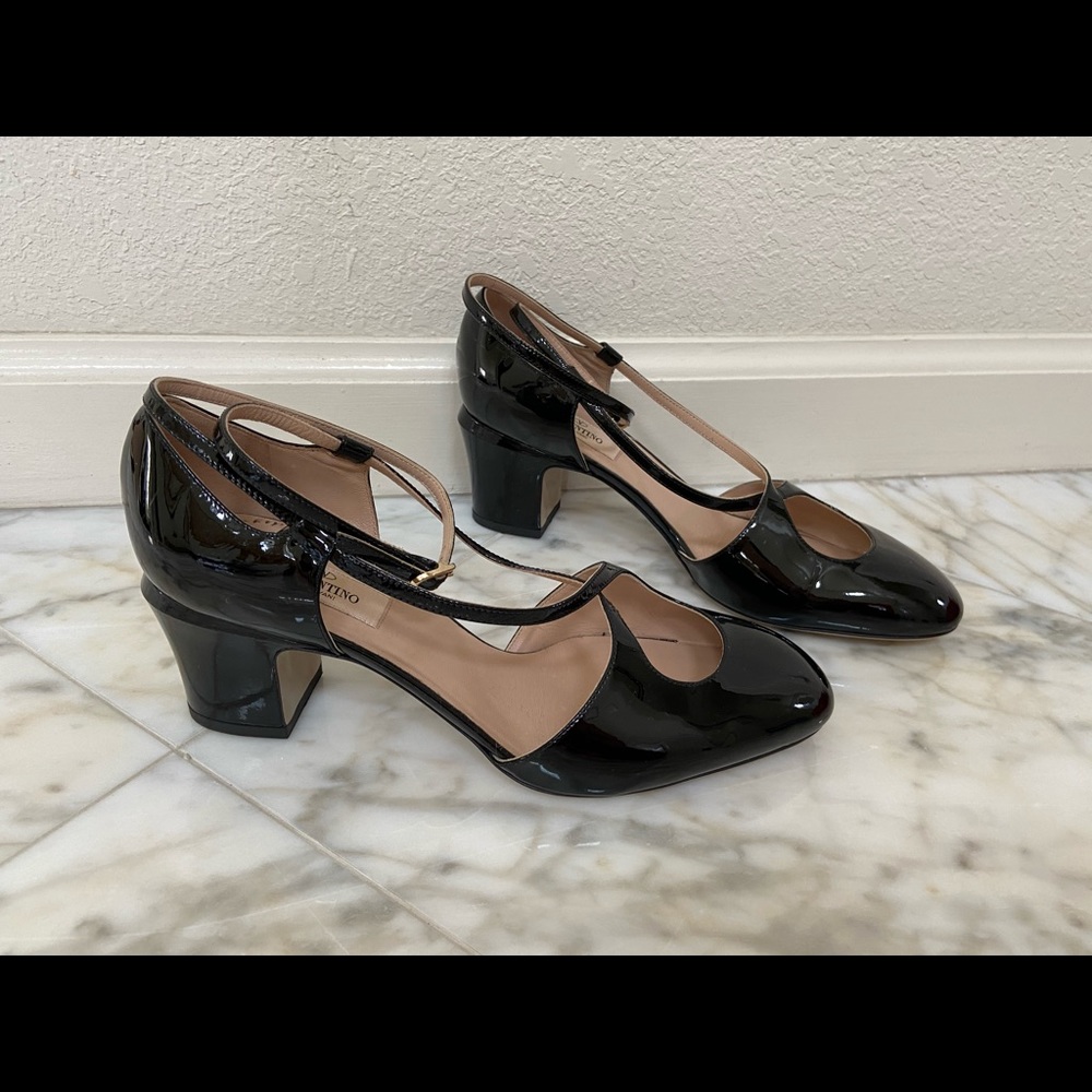 Valentino Garavani Tango black patent 39